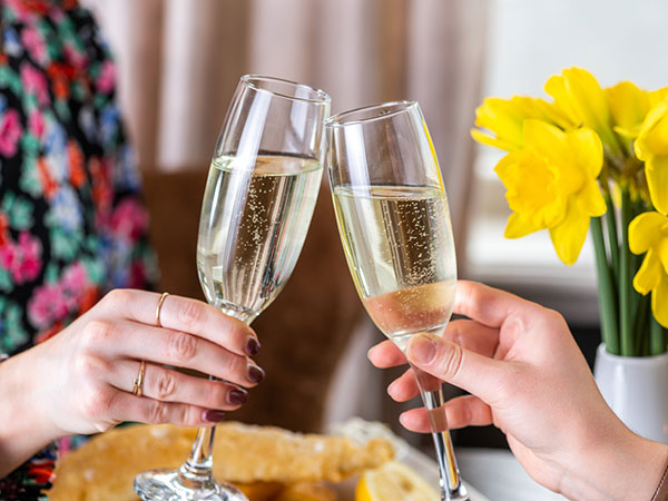 Bottomless Bubbles this Easter at The Cromwell Cottage in Northampton